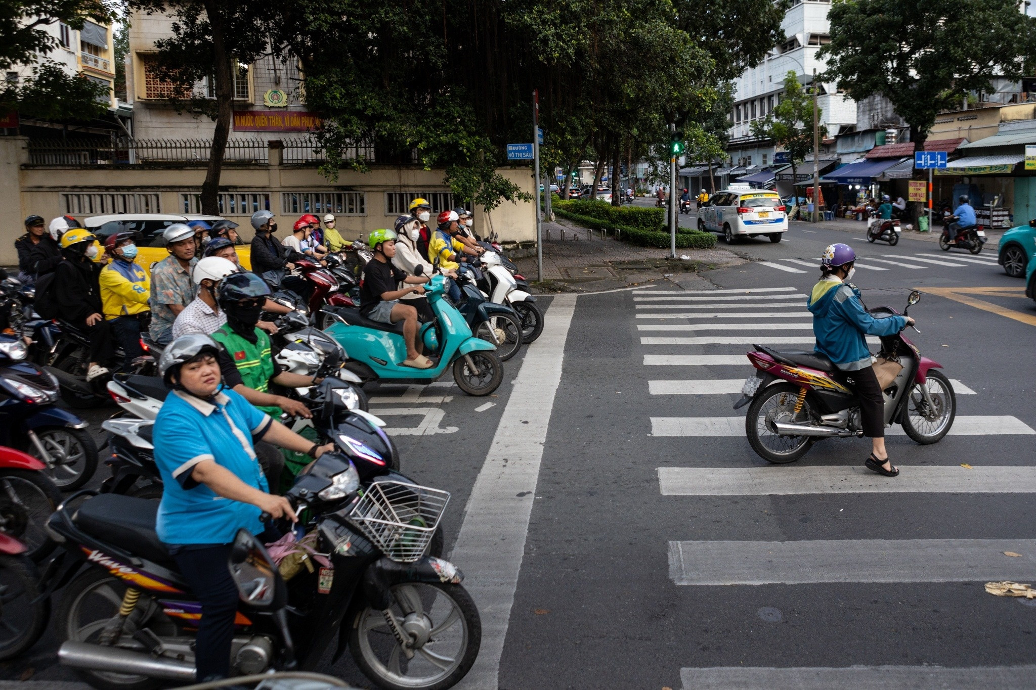 Hệ thống camera giám sát giao thông tích hợp công nghệ AI giúp phát hiện các hành vi vi phạm