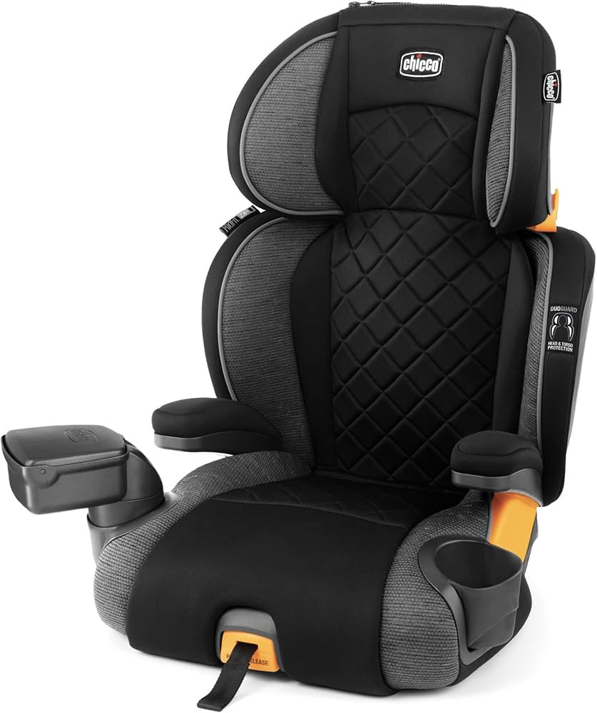 Đệm an toàn trẻ em Chicco KidFit Zip Plus thiết kế gọn gàng cho không gian xe