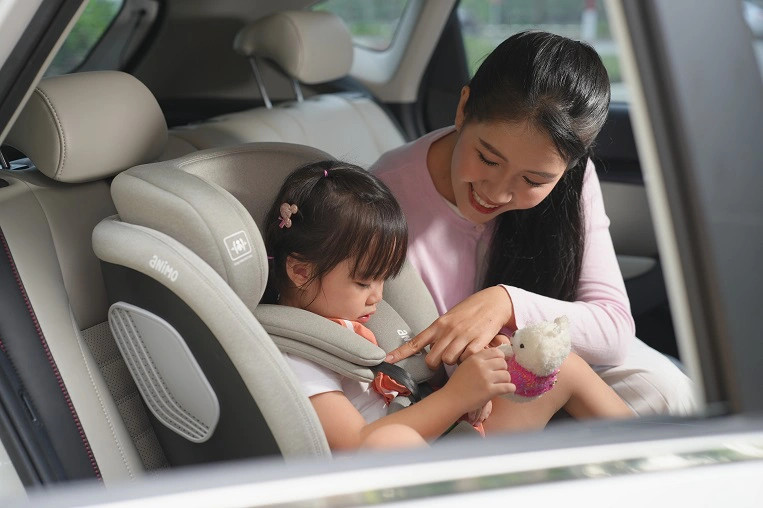 Lưu ý về quy tắc an toàn khi lắp đặt ghế ngồi ô tô cho bé 1 tuổi