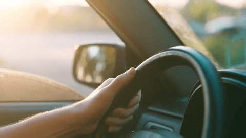 Hiện tượng ghế ô tô bị rung lắc gây mất tập trung và nguy hiểm cho người lái