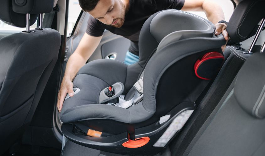 Cách nhận biết ghế ô tô cho bé đạt chuẩ