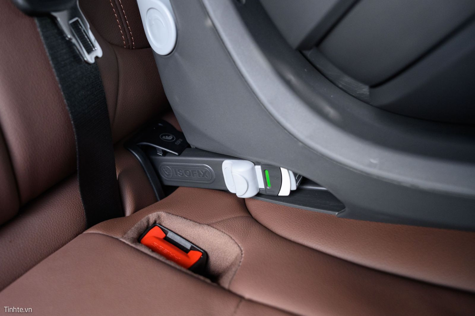 Hướng dẫn vị trí và cách lắp đặt ghế trẻ em trên xe không có ISOFIX