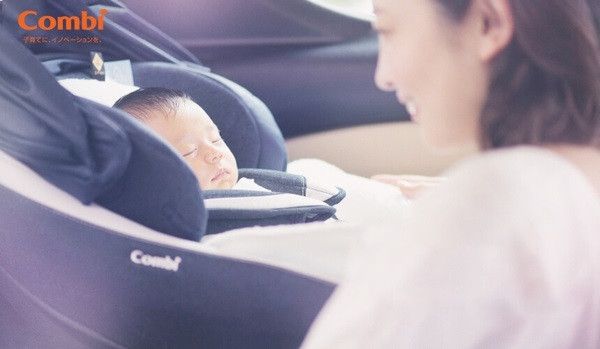 Hình ảnh thực tế ghế Combi được lắp đặt gọn gàng và sang trọng trong không gian xe hơi