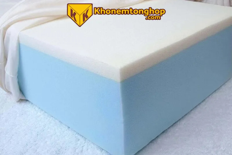Chất liệu foam với cấu trúc bọt khí đặc trưng mang lại độ đàn hồi cao