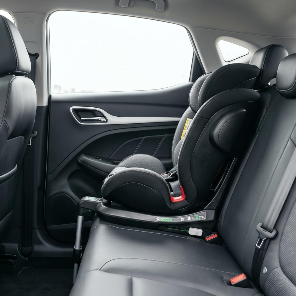 Lắp đặt ghế an toàn cho trẻ em sử dụng hệ thống ISOFIX trên xe MG ZS