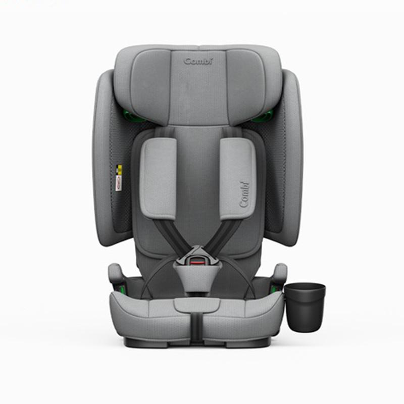 Mẫu ghế an toàn trẻ em gấp gọn Combi Safetrip với hệ thống kết nối ISOFIX
