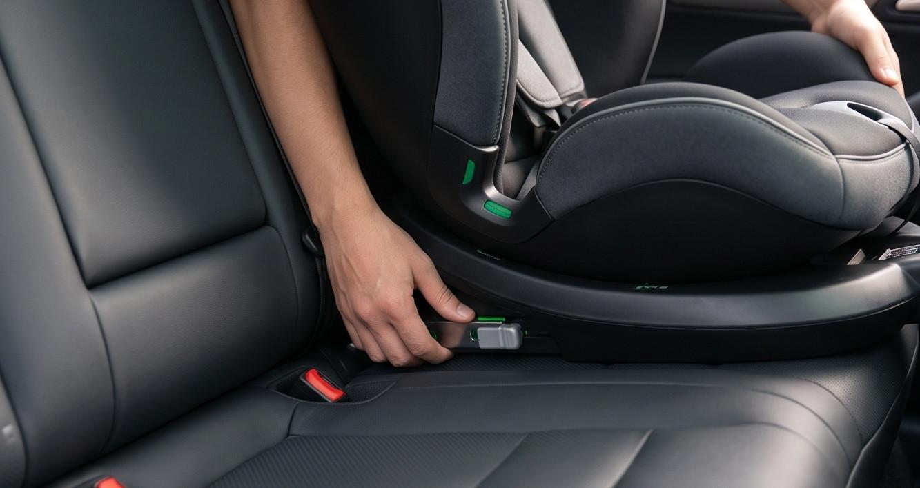 Hướng dẫn lắp đặt ghế an toàn cho trẻ em sử dụng hệ thống ISOFIX trên xe VinFast VF7 đảm bảo chắc chắn
