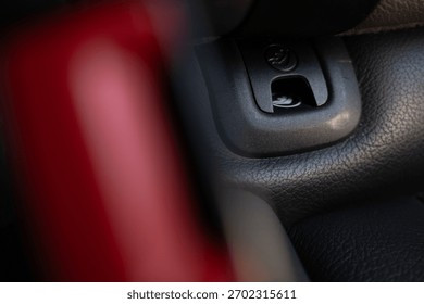 He thong ISOFIX va chan do vung chai cua ghe an toan tre em tren o to