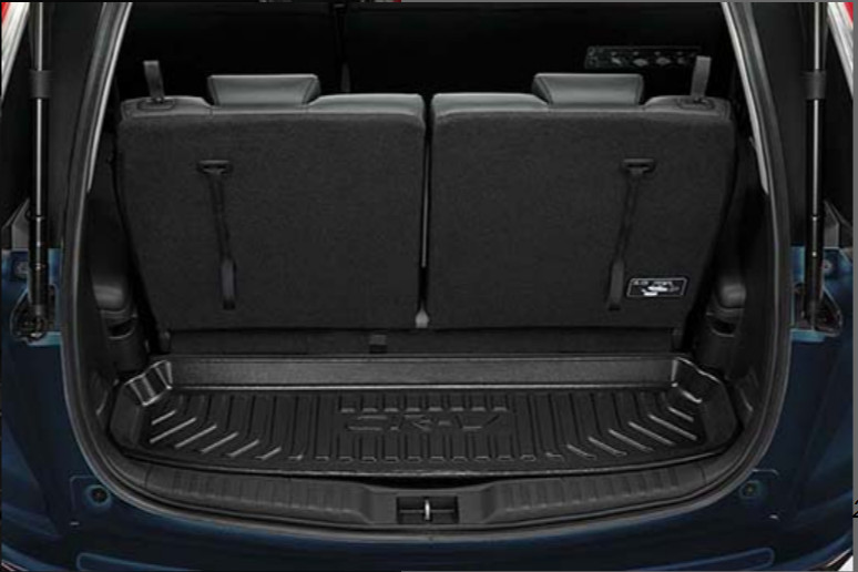 Mẫu xe Honda CR-V với thiết kế cốp xe vuông vức và dung tích lớn cực kỳ phù hợp cho gia đình