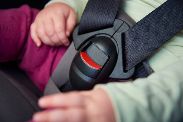 Hướng dẫn kiểm tra chốt ISOFIX và dây đai của ghế an toàn trẻ em trên ô tô
