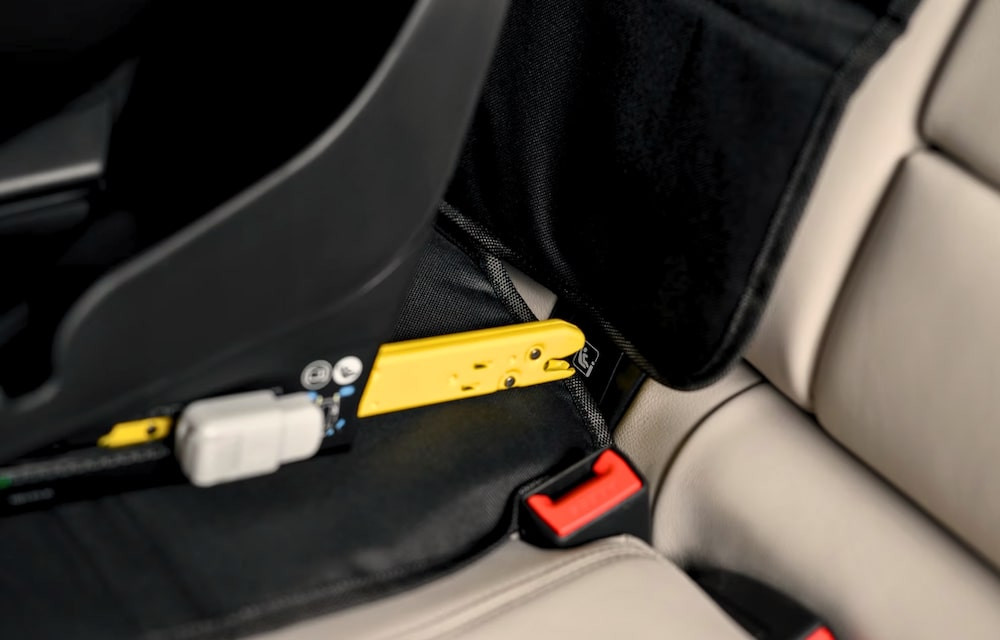 Hướng dẫn lắp đặt chốt ISOFIX cứng cáp cho ghế an toàn trẻ em trên ô tô