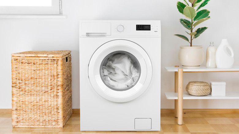 Hướng dẫn tháo rời vải bọc và vệ sinh ghế an toàn trẻ em trên ô tô định kỳ