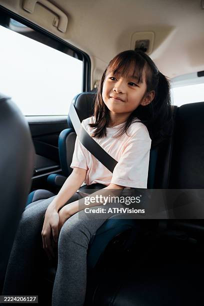 Vị trí ngồi và chiều cao tiêu chuẩn sử dụng ghế an toàn trẻ em trên ô tô
